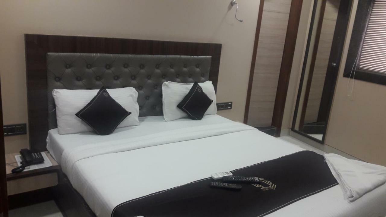 Shine Hospitality Hotel Bombay Exterior foto